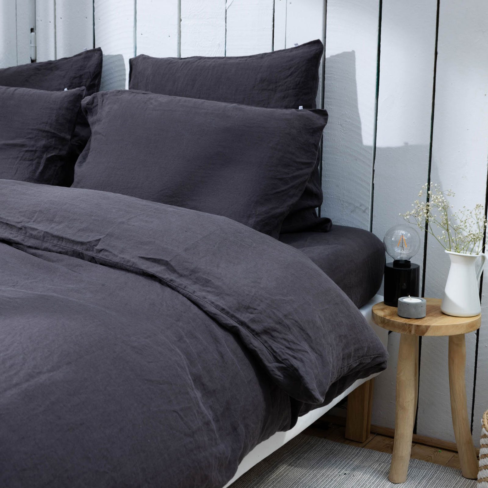 stone-washed-linen-duvet-cover-anthracite-3