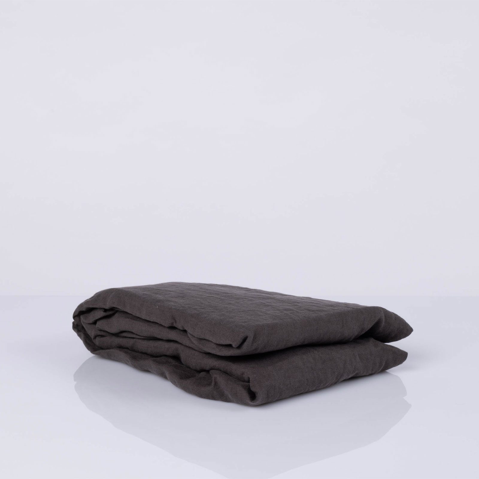 stone-washed-linen-fitted-sheet-anthracite-1