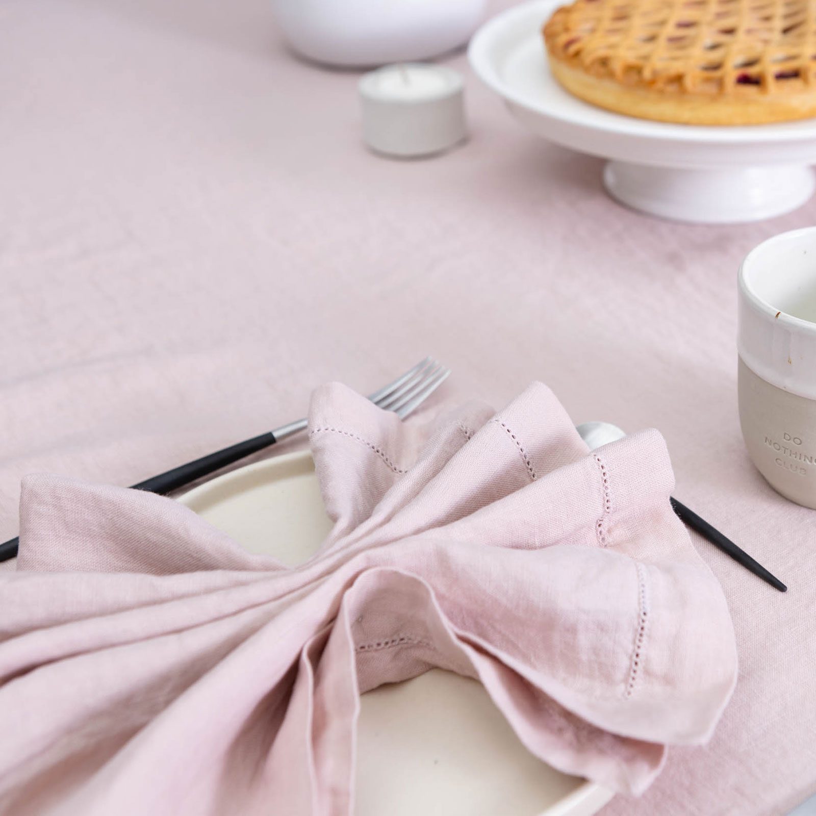 stone-washed-linen-hem-stitch-table-cloth-powder-pink-3
