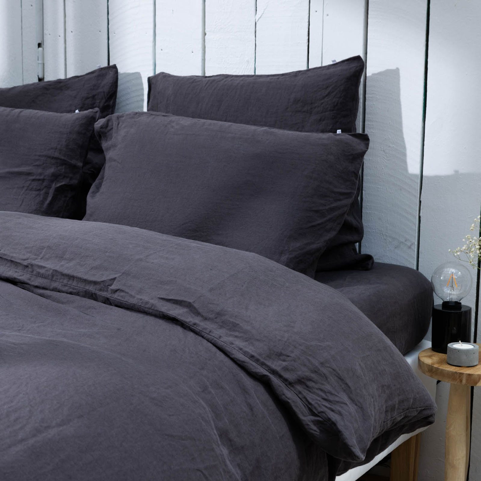 stone-washed-linen-pillowcase-anthracite-4
